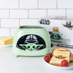 Uncanny Brands Star Wars Plastic Green 2 Slot Toaster 7 In. H X 10 In. W X 6 In. D -Black Decker Shop b5339629 c8b1 4d04 82cd 50dc9d41beb8
