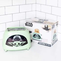 Uncanny Brands Star Wars Plastic Green 2 Slot Toaster 7 In. H X 10 In. W X 6 In. D -Black Decker Shop cdf54938 9df3 4aff 89bb ec70cc18b266