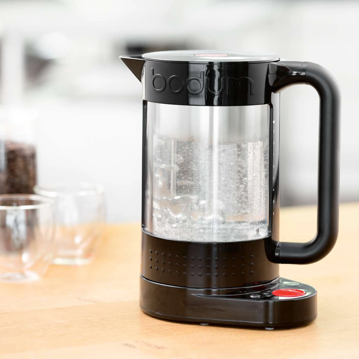 Bodum Bistro Black Stainless Steel/Plastic 37 Oz Electric Tea Kettle 6 Bodum Bistro Black Stainless Steel/Plastic 37 Oz Electric Tea Kettle - Image 4