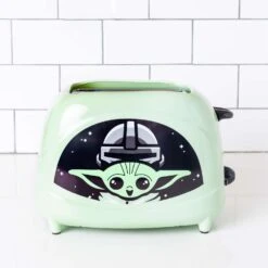 Uncanny Brands Star Wars Plastic Green 2 Slot Toaster 7 In. H X 10 In. W X 6 In. D -Black Decker Shop e56e0f6a 26a2 4404 af40 f7b34dd8662c